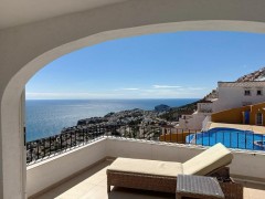 Uw ruime Penthouse in MORAIRA met parking en met