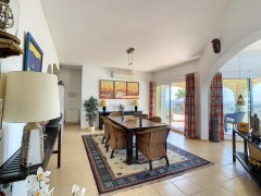 Uw eigen ruime woning in MORAIRA met parkings en