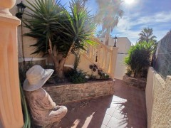 Uw eigen Villa in CIUDAD QUESADA met Gastenverblijf en