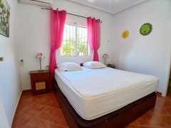 Uw eigen Villa in CIUDAD QUESADA met Gastenverblijf en