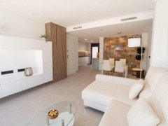Uw eigen nieuwe Villa in LA MARINA met veel extra