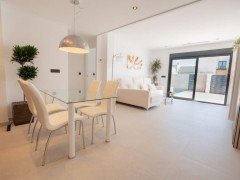 Uw eigen nieuwe Villa in LA MARINA met veel extra