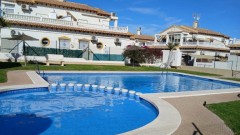 Uw gerenoveerde Bungalow in ORIHELA COSTA met parkings