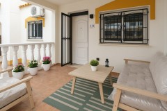 Uw gerenoveerde Bungalow in ORIHELA COSTA met parkings