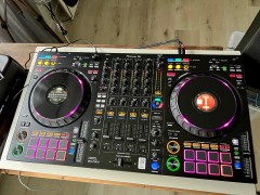 Pioneer DDJ-FLX10 en DDJ-REV7 en DDJ-1000SRT en AlphaTheta DDJ-GRV6