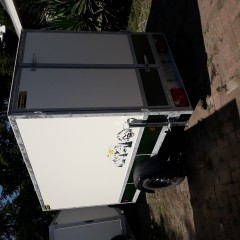 gesloten aanhangwagen