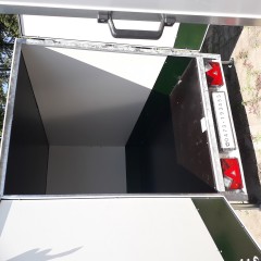 gesloten aanhangwagen