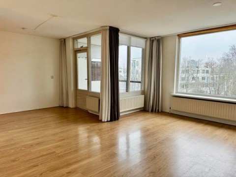 Te huur 3 kamer appartement Aartsbisschop Romerostraat  Utrecht