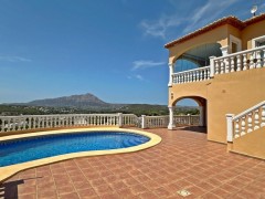 Uw eigen Villa in MORAIRA met eigen parking en veel meer