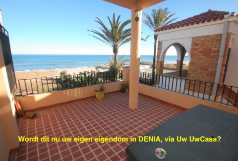 Uw eigen Villa in DENIA direct aan zee met parkings en