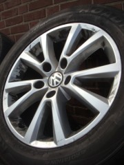 18 Originele Toureq Velgen en Banden Steek 5x130