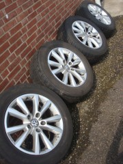 18 Originele Toureq Velgen en Banden Steek 5x130