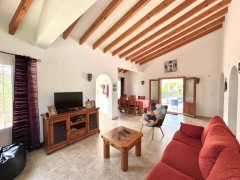 Uw eigen Villa in MONTE PEGO met uitzichten en eigen parking gastenkam