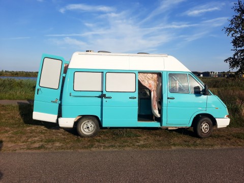 Ibiza Camper busje Renault Traffic Benzine Verhoogd