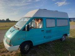 Ibiza Camper busje Renault Traffic Benzine Verhoogd