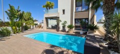 Uw eigen Villa in FORMENTERA DEL SEGURA met terrassen en