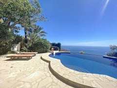 Uw eigen Villa in MORAIRA met overloopzwembad met garage en