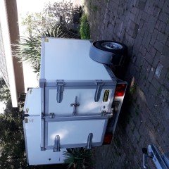 gesloten aanhangwagen