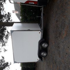 gesloten aanhangwagen