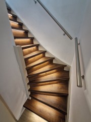 Op zoek naar een nieuwe vloer of een strakke traprenovatie 