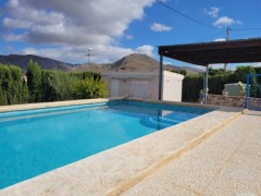 Uw eigen Finca in ORIHUELA COSTA met parkings en gastenverblijf