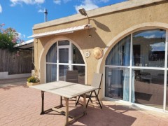 Uw eigen Finca in ORIHUELA COSTA met parkings en gastenverblijf