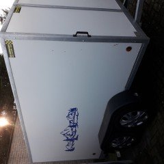 gesloten aanhangwagen
