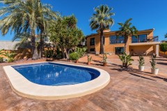 Uw luxe Villa in DIUDAD QUESADA met parking en veel extras