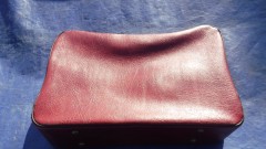 Roodleren reiskoffertje