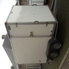 gesloten aanhangwagen roca