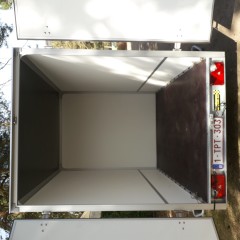 gesloten aanhangwagen