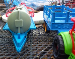 Speelgoed traktor met aanhangers