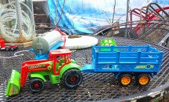 Speelgoed traktor met aanhangers