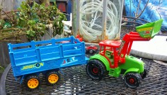 Speelgoed traktor met aanhangers