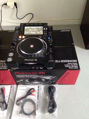 Pioneer CDJ-2000NXS2 en Pioneer DJM-900NXS2 en Pioneer CDJ-3000 Player