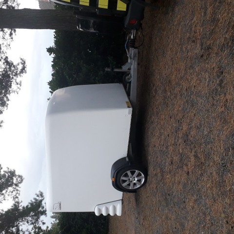 gesloten aanhangwagen roca