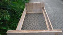 Steigerhouten bed