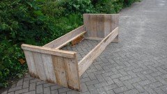 Steigerhouten bed