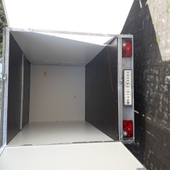 gesloten aanhangwagen roca