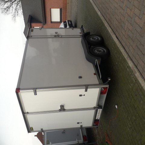 gesloten aanhangwagen roca