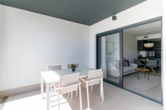 Uw eigen nieuwe Appartement bij zee in TORREVIEJA met parking en
