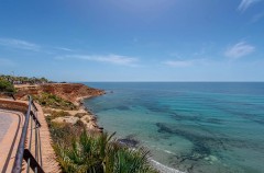 Uw eigen nieuwe Appartement bij zee in TORREVIEJA met parking en