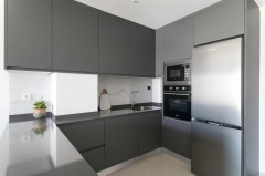 Uw eigen nieuwe Appartement bij zee in TORREVIEJA met parking en