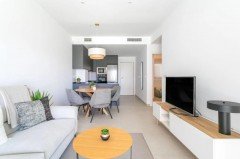 Uw eigen nieuwe Appartement bij zee in TORREVIEJA met parking en