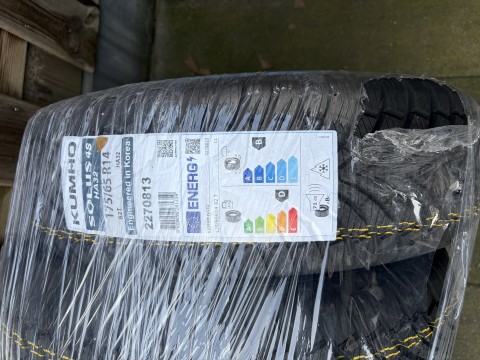 Nieuw all-season Kumho Solus 4S banden 175 65 R14