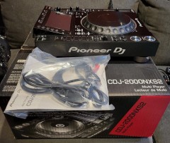 Pioneer CDJ-2000NXS2 en Pioneer DJM-900NXS2 en Pioneer CDJ-3000 Player