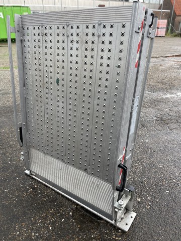 Oprijplaat van het merk Altec  Hoogte 125 cm