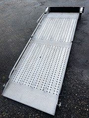 Oprijplaat van het merk Altec  Hoogte 125 cm