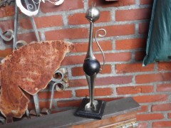 mooie metalen sculptuur van een kat