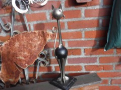 mooie metalen sculptuur van een kat